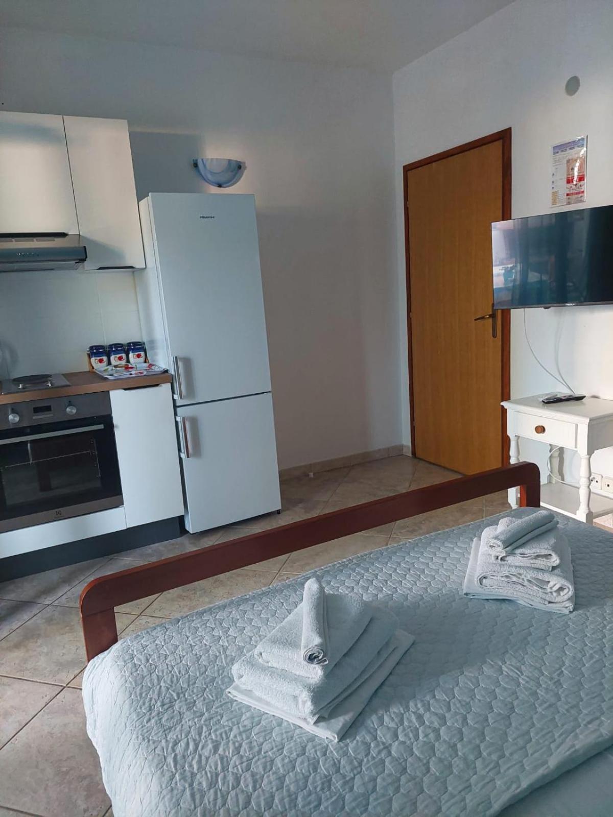 Poljica  Olive Garden Apartments מראה חיצוני תמונה